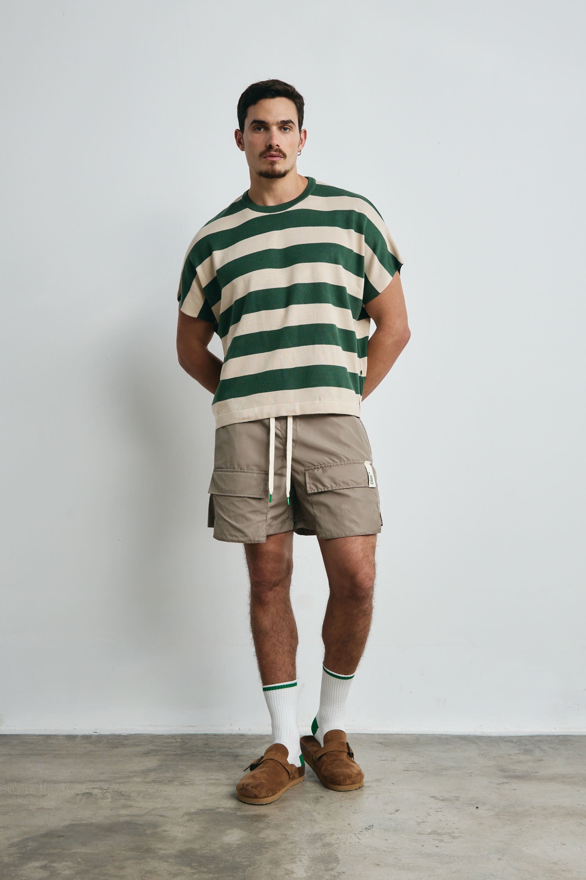 CAMISETA TEJIDA RAYAS VERDE Y CRUDA