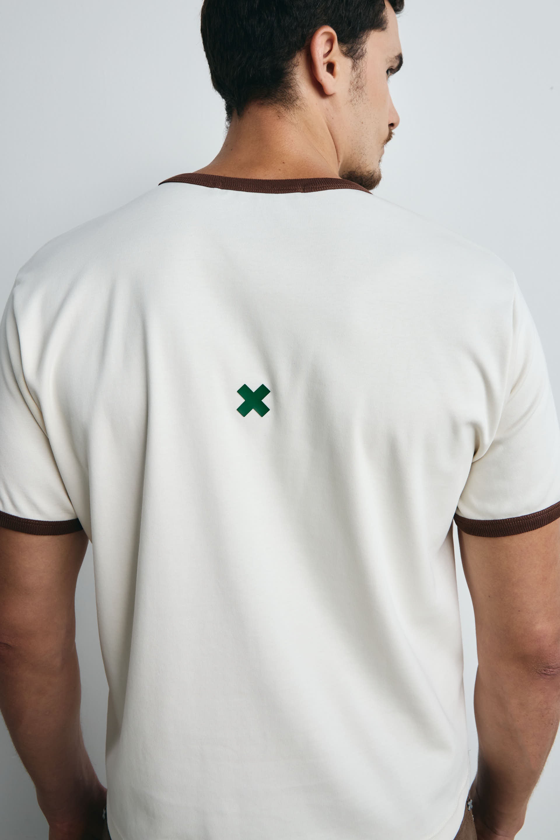 CAMISETA RIB CHOCOLATE