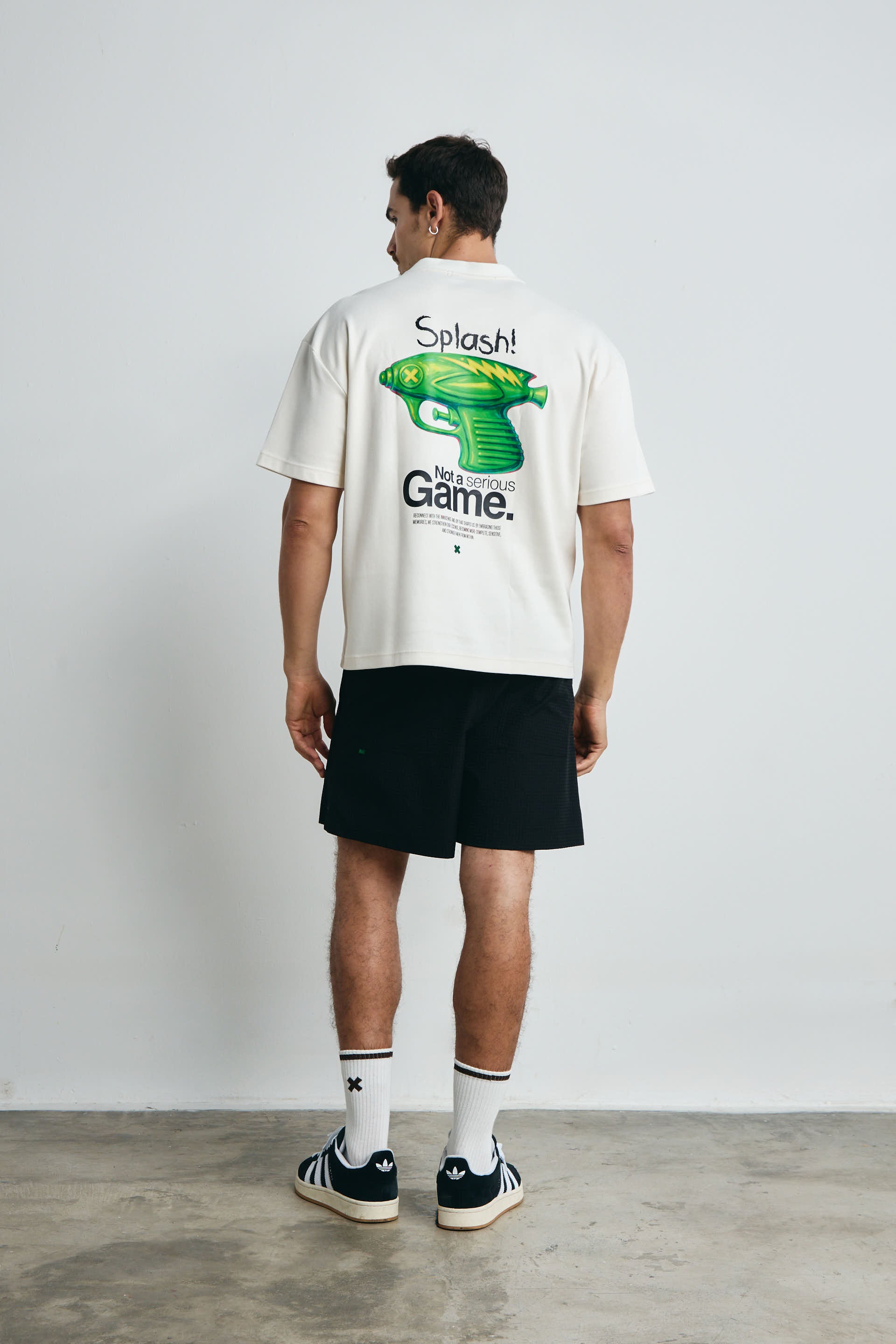 CAMISETA PISTOLITA - DIEZ X MR TOWERS