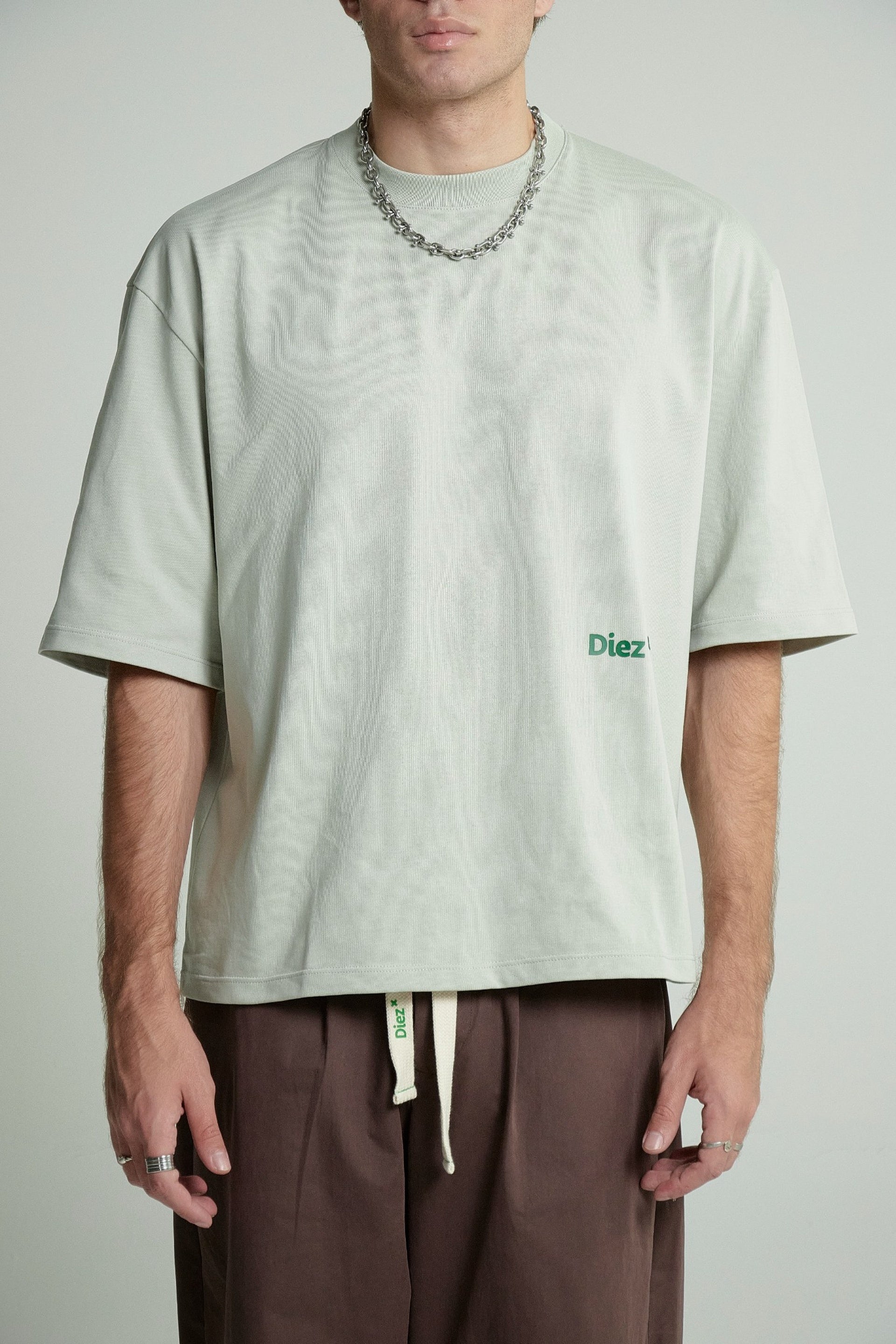 CAMISETA BOXY FIT OVERSIZED X GRIS