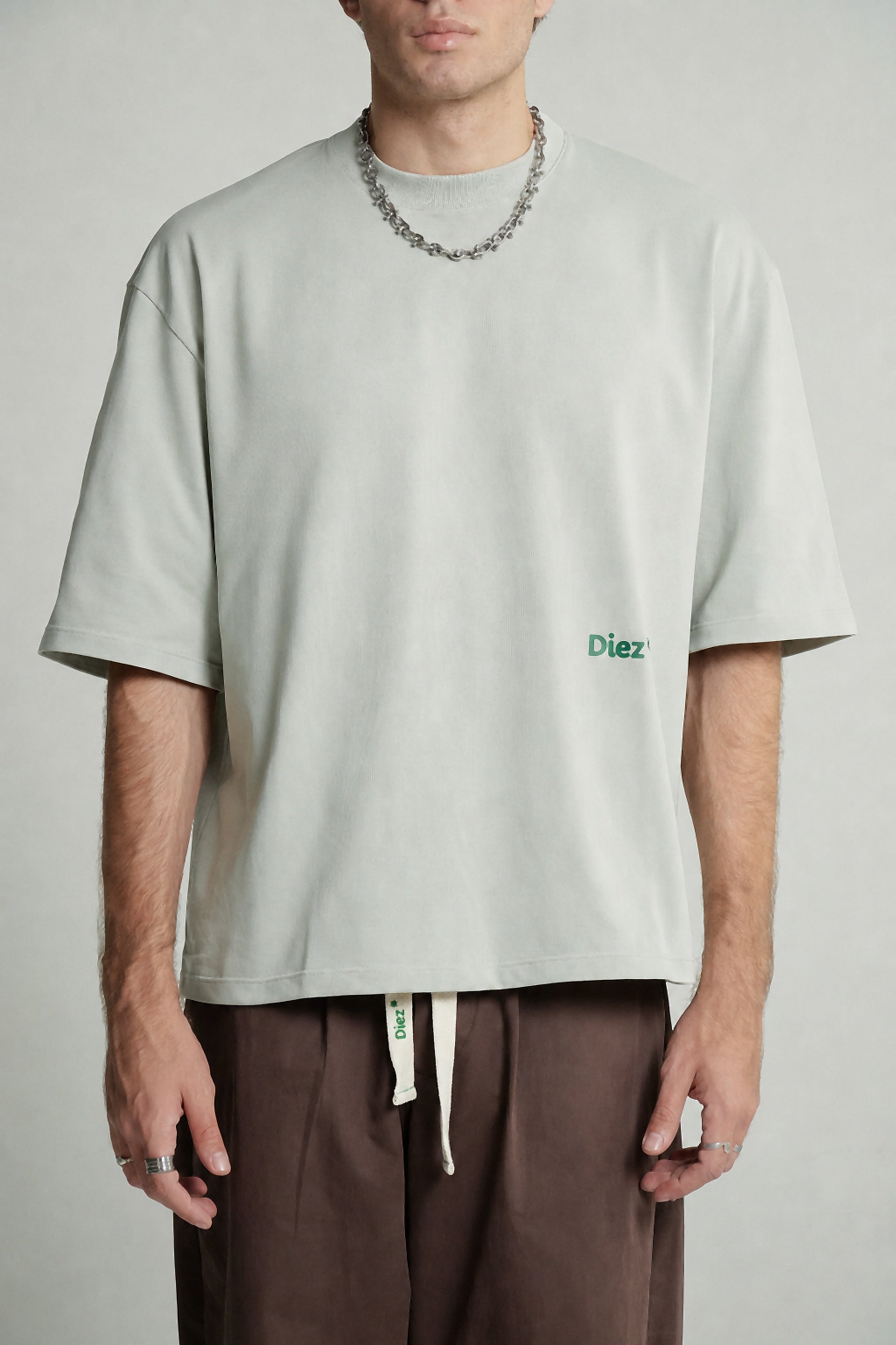 CAMISETA BOXY FIT OVERSIZED X GRIS
