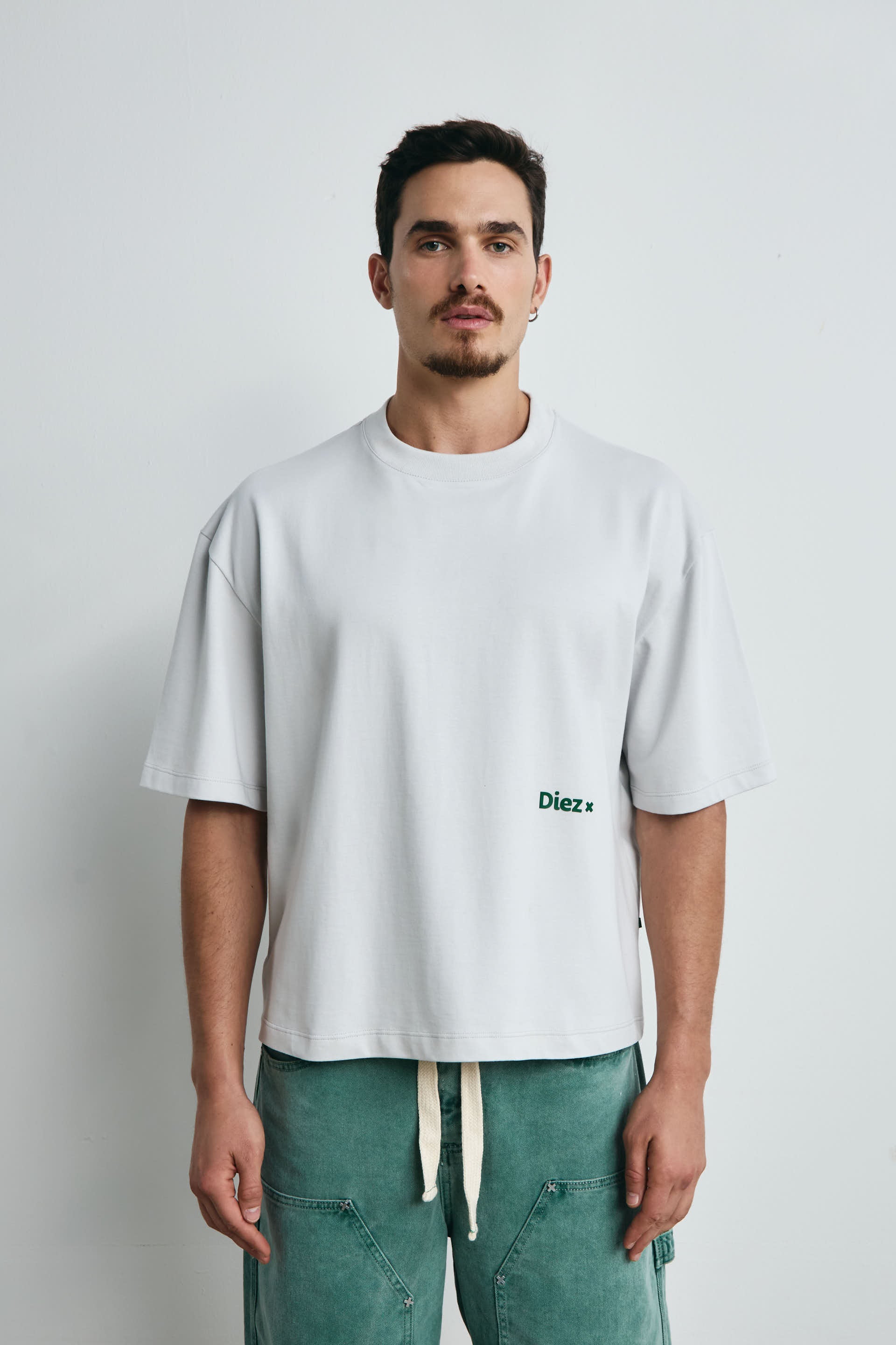 CAMISETA BOXY FIT GRIS X