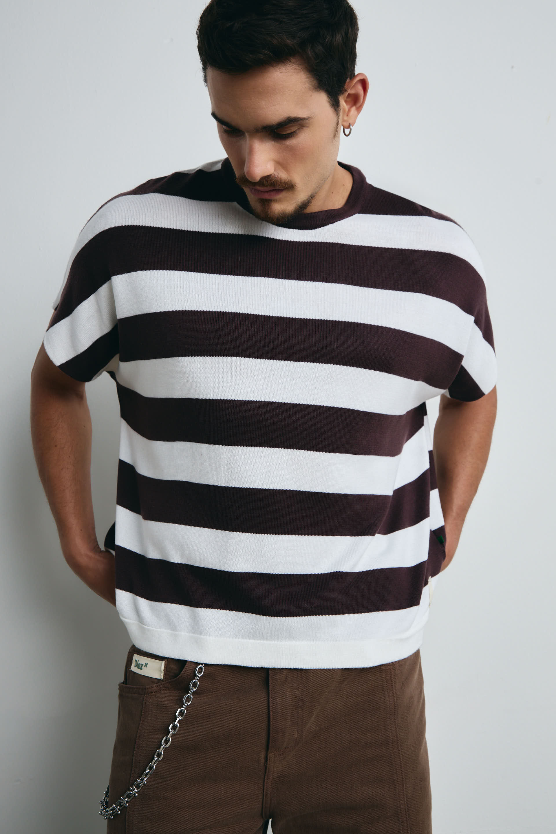 CAMISETA TEJIDA RAYAS CHOCOLATE Y CRUDO