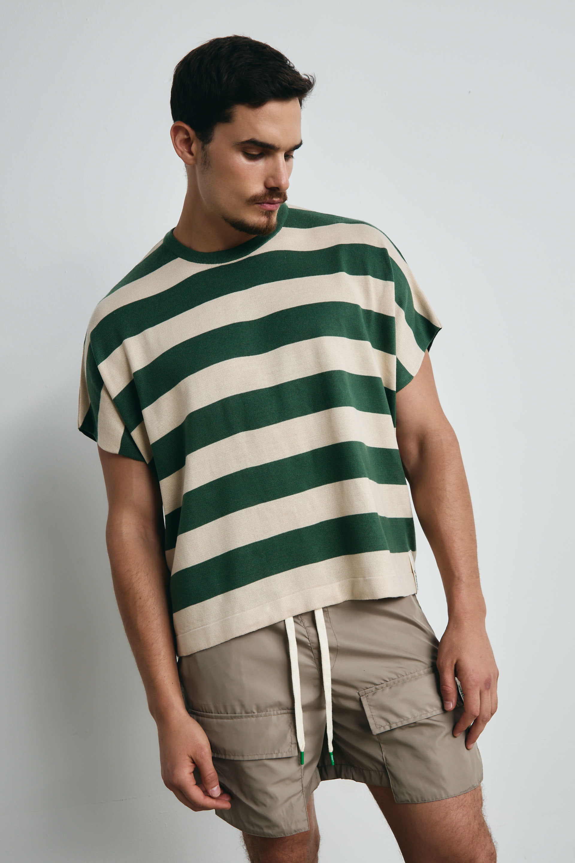 CAMISETA TEJIDA RAYAS VERDE Y CRUDA