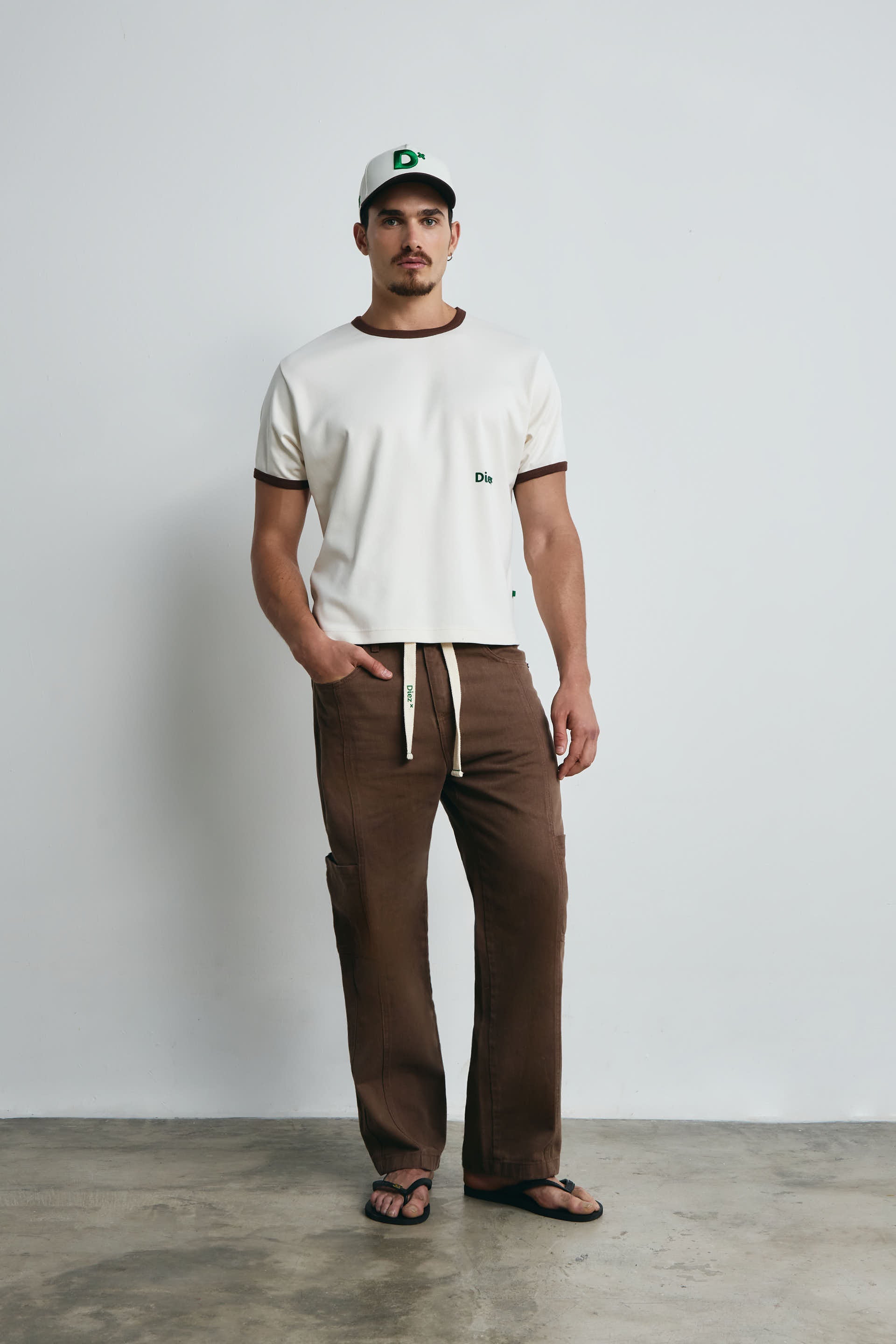 CAMISETA RIB CHOCOLATE