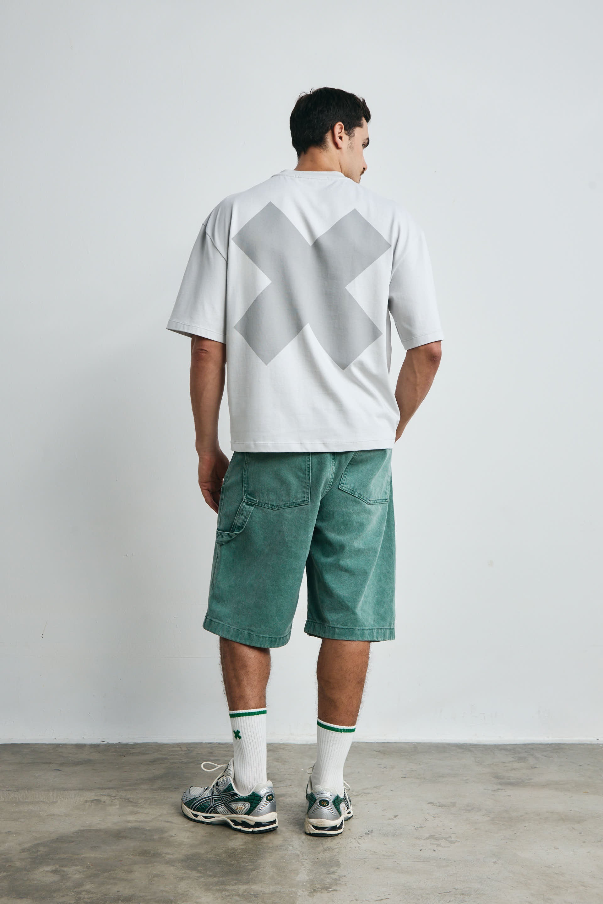 CAMISETA BOXY FIT GRIS X