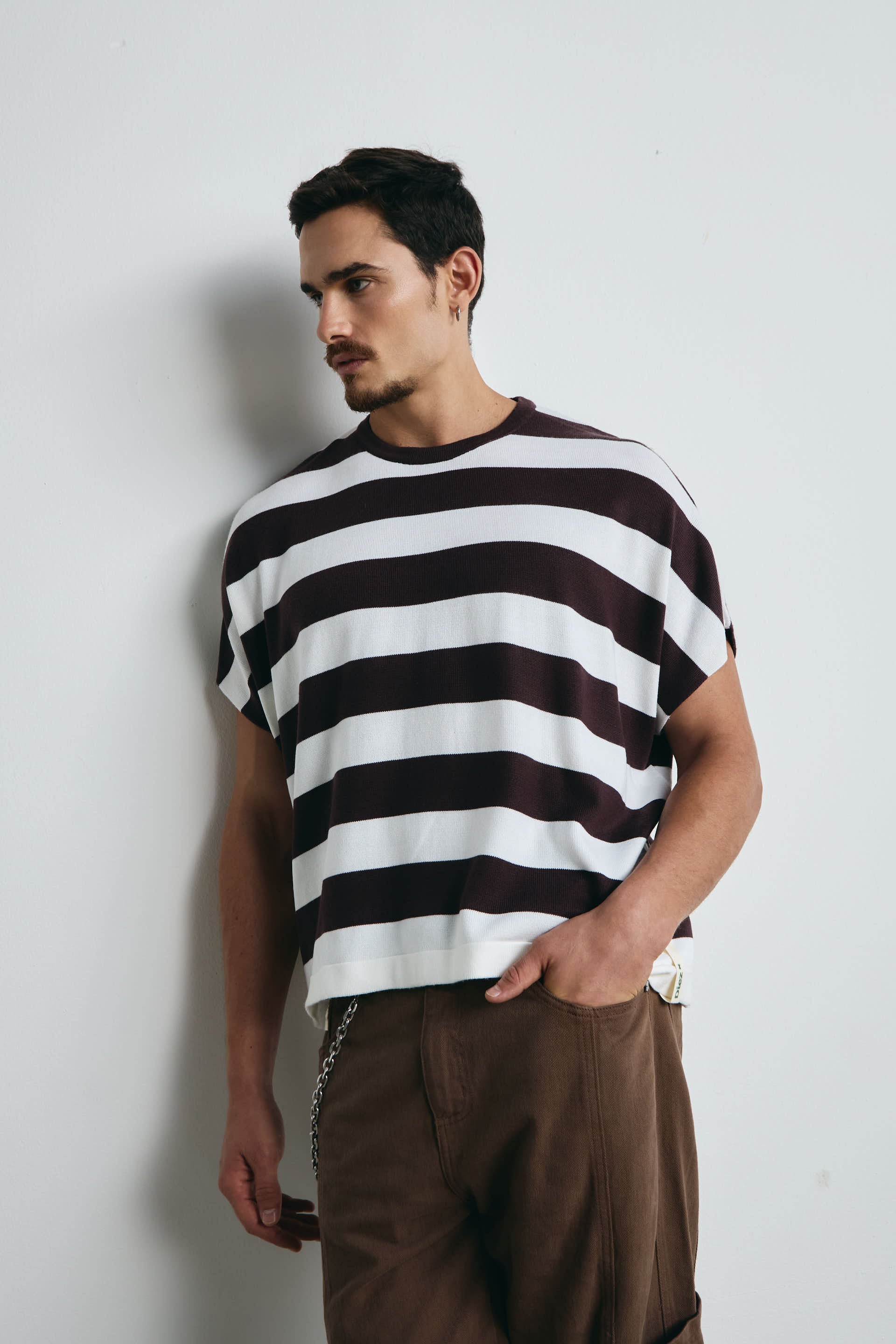 CAMISETA TEJIDA RAYAS CHOCOLATE Y CRUDO