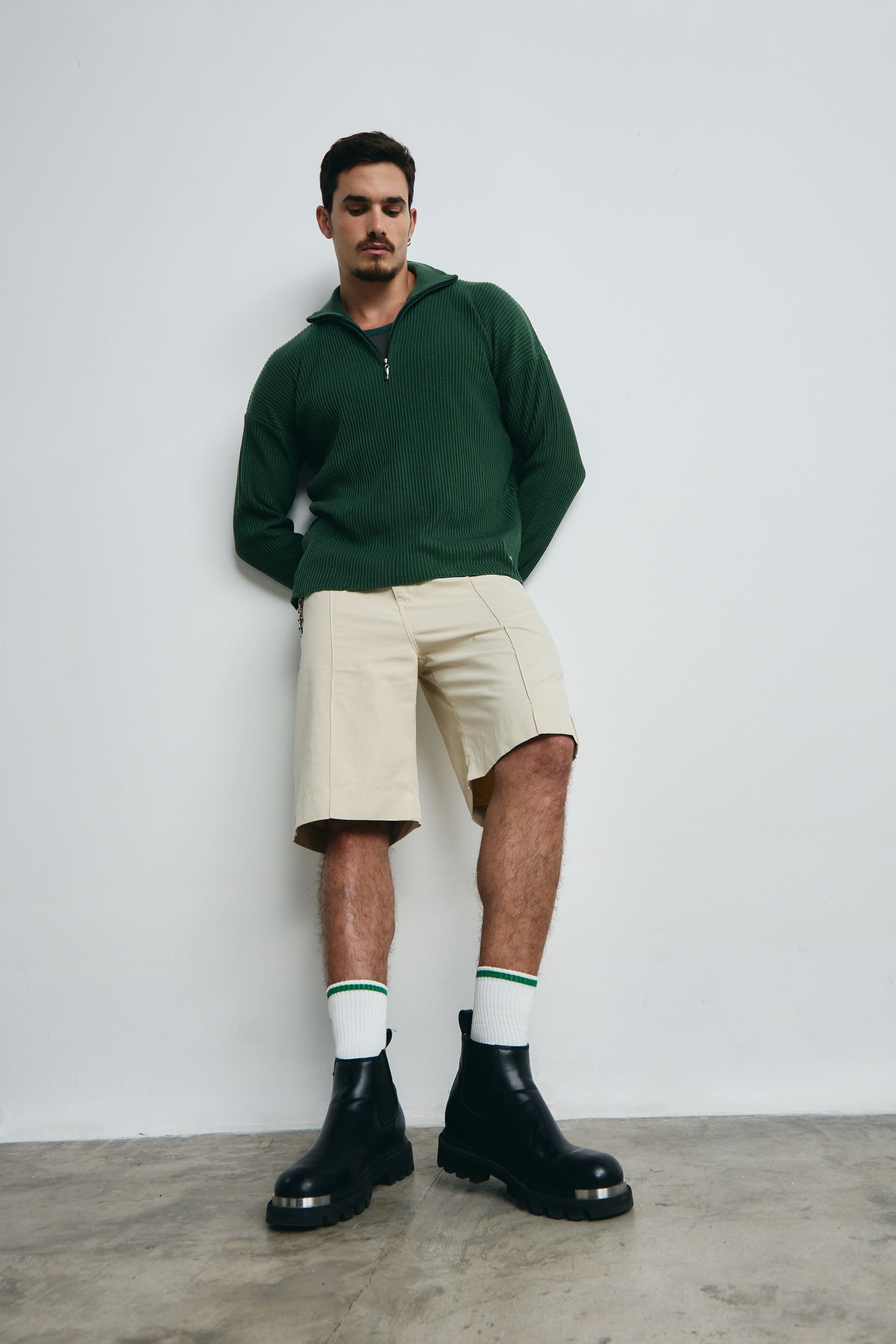 BUZO TEJIDO CON CIERRE EN EL CUELLO