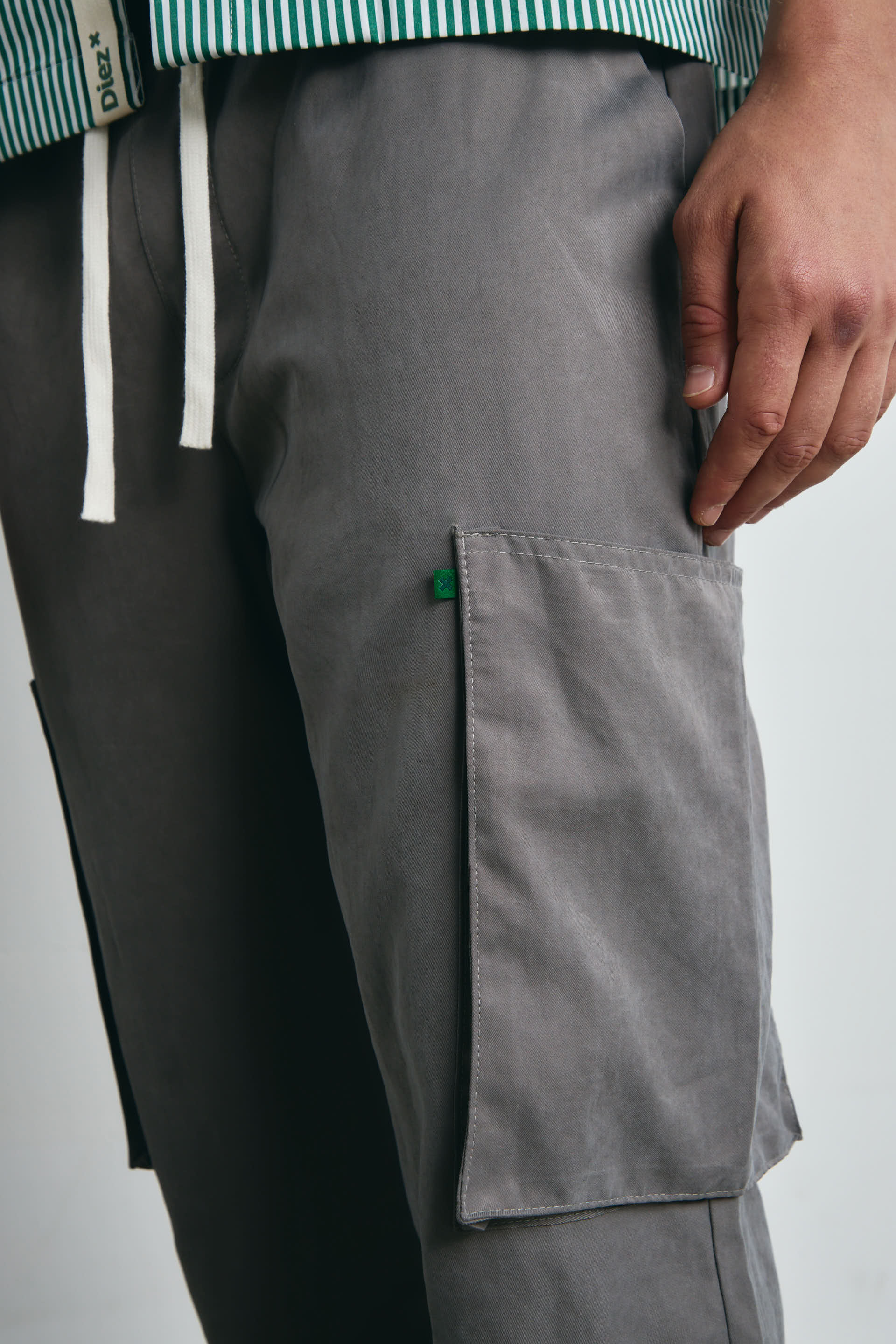 PANTALÓN CARGO LIVIANO - GRAFITO