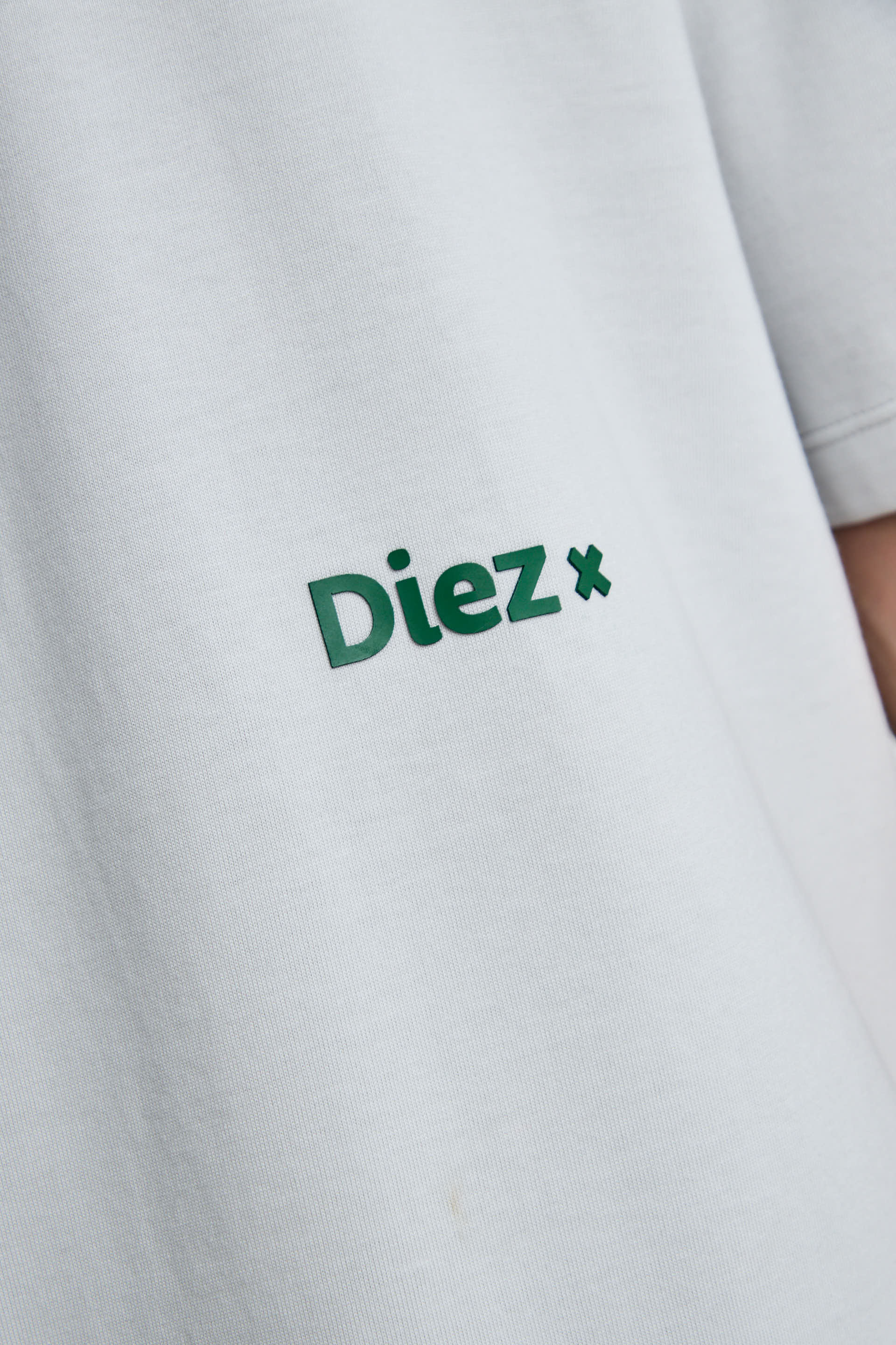 CAMISETA BOXY FIT GRIS X