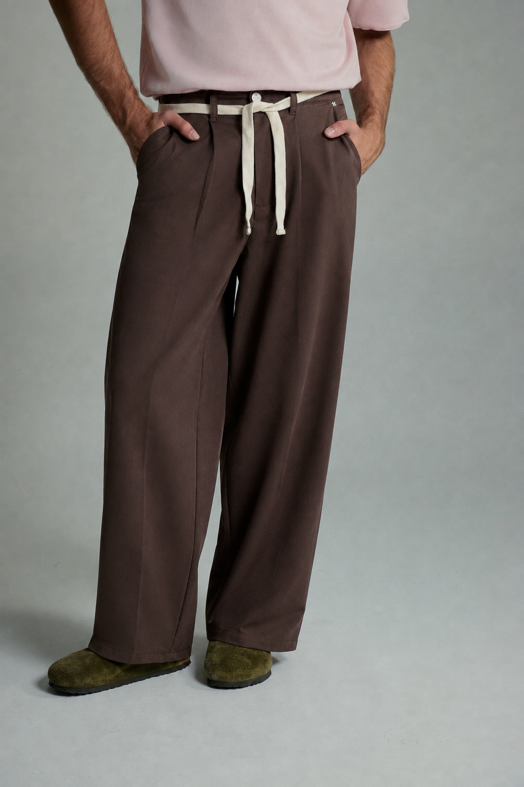 PANTALÓN WIDE LEG SILUETA CLÁSICA